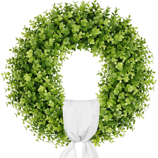 22" Boxwood Wreaths