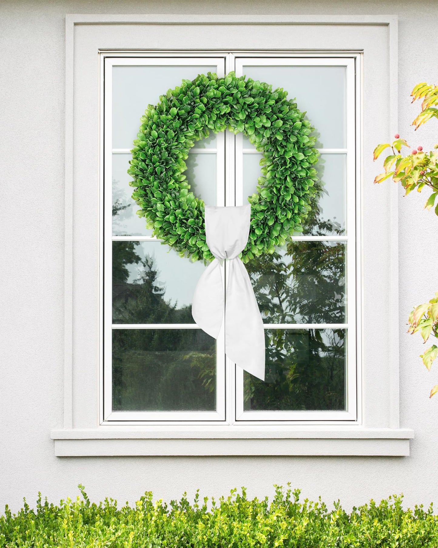 20" & 24" Faux Round Boxwood Wreath