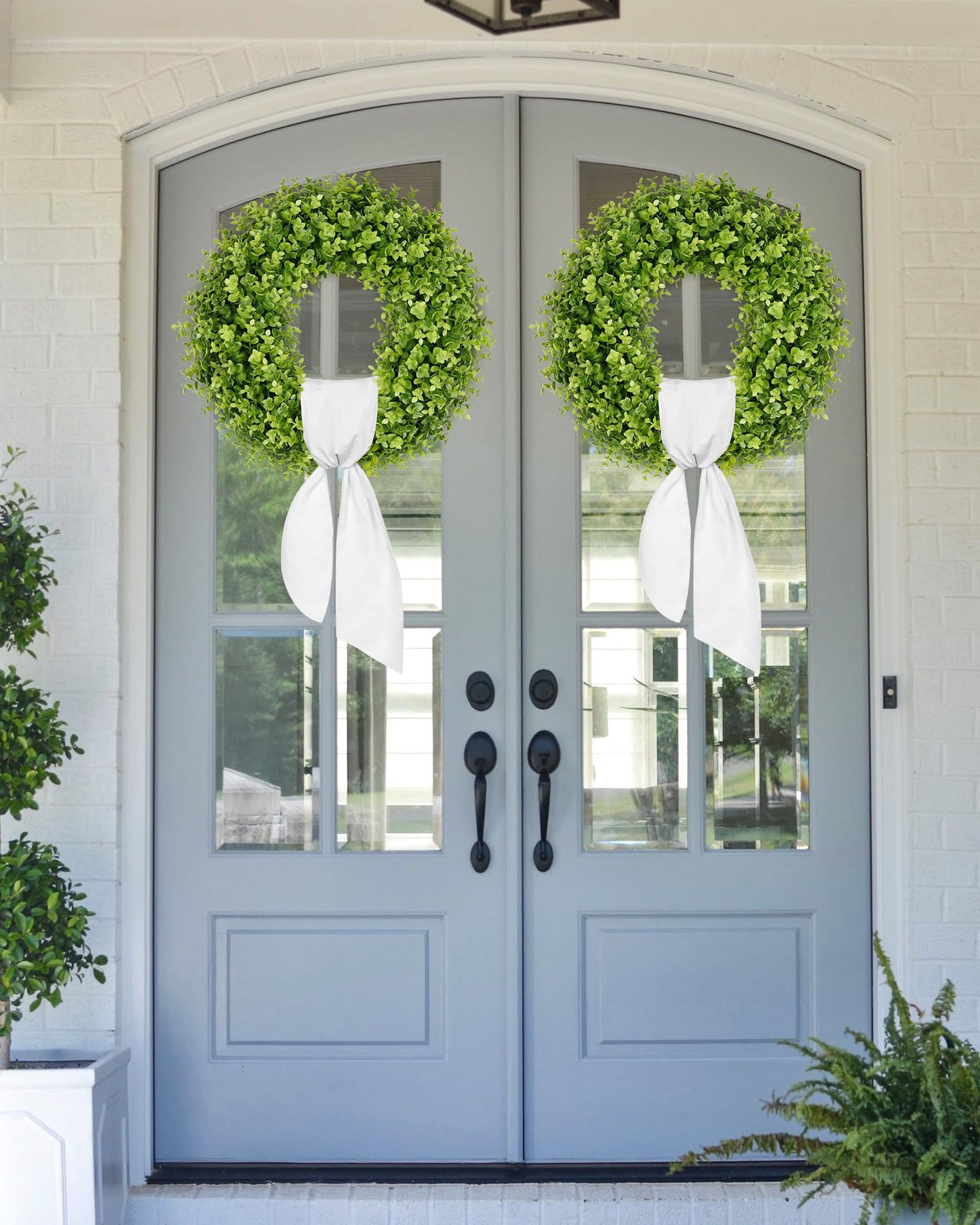22" Boxwood Wreaths