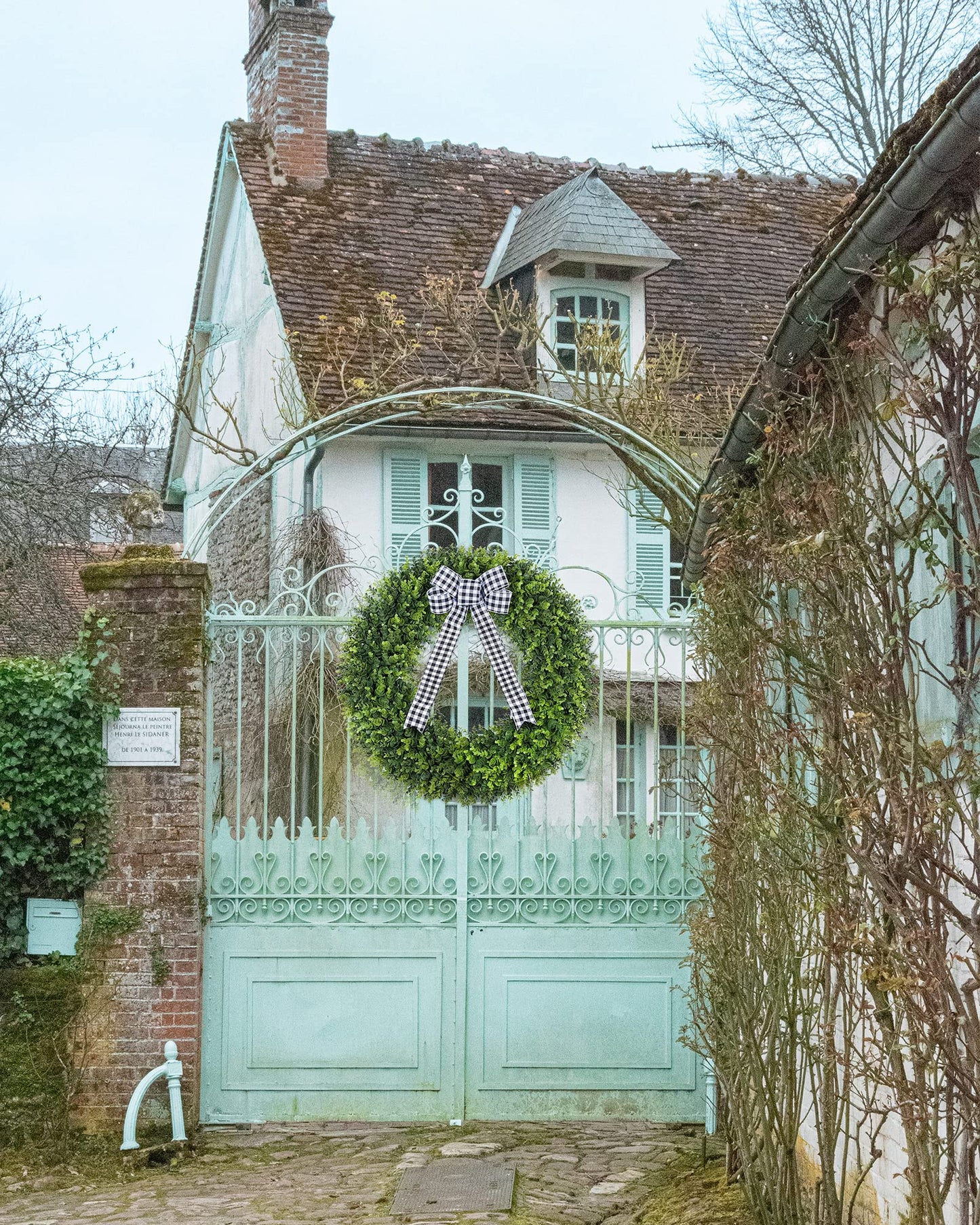 32" Faux Round Boxwood Wreath